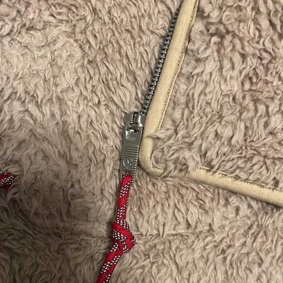 Lululemon Sherpa - Picture 3 of 4